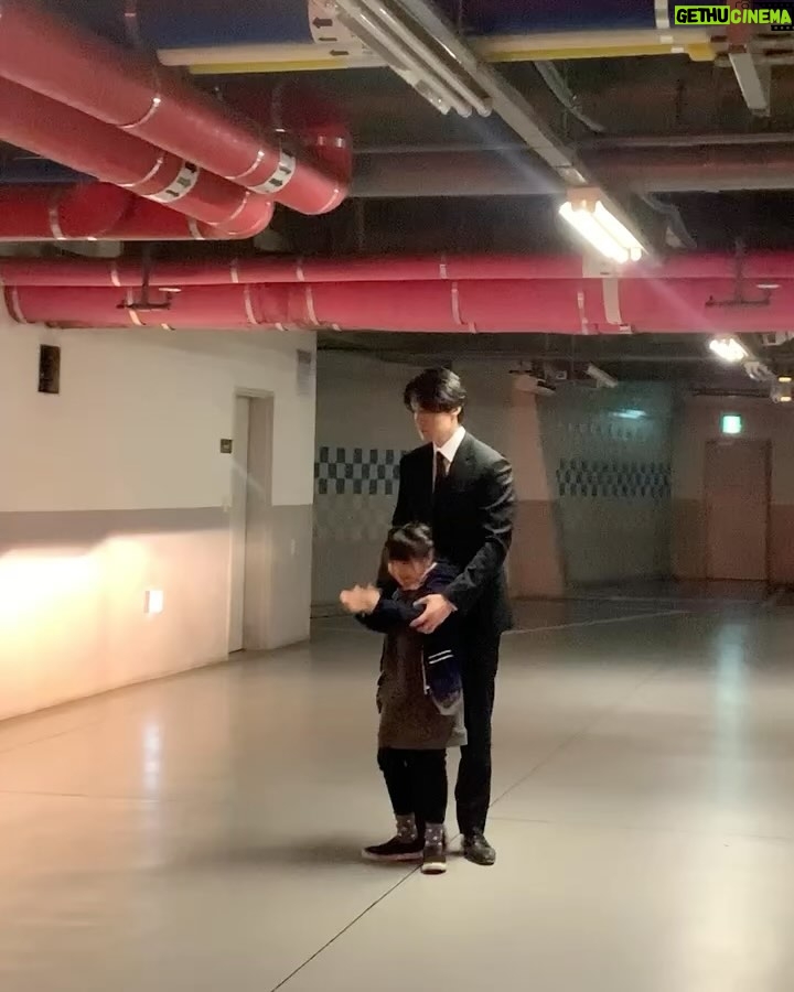 Lee Dong-wook - 1.9 Million Likes - 새해 복 많이 받으세요 즐거운 설 보내시길