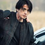 Lee Dong-wook Instagram - - 마지막 포스트가 보고 싶다면 허공에 이름을 세 번 외치세요! 🗣️ “정진만, 정진만, 정진만!” - 포스트 보러 가기 👉🏻 https://naver.me/FNGg24qV - #이동욱 #LeeDongWook #李栋旭 #욱스타그램 #킬러들의쇼핑몰 #AShopforKillers #정진만