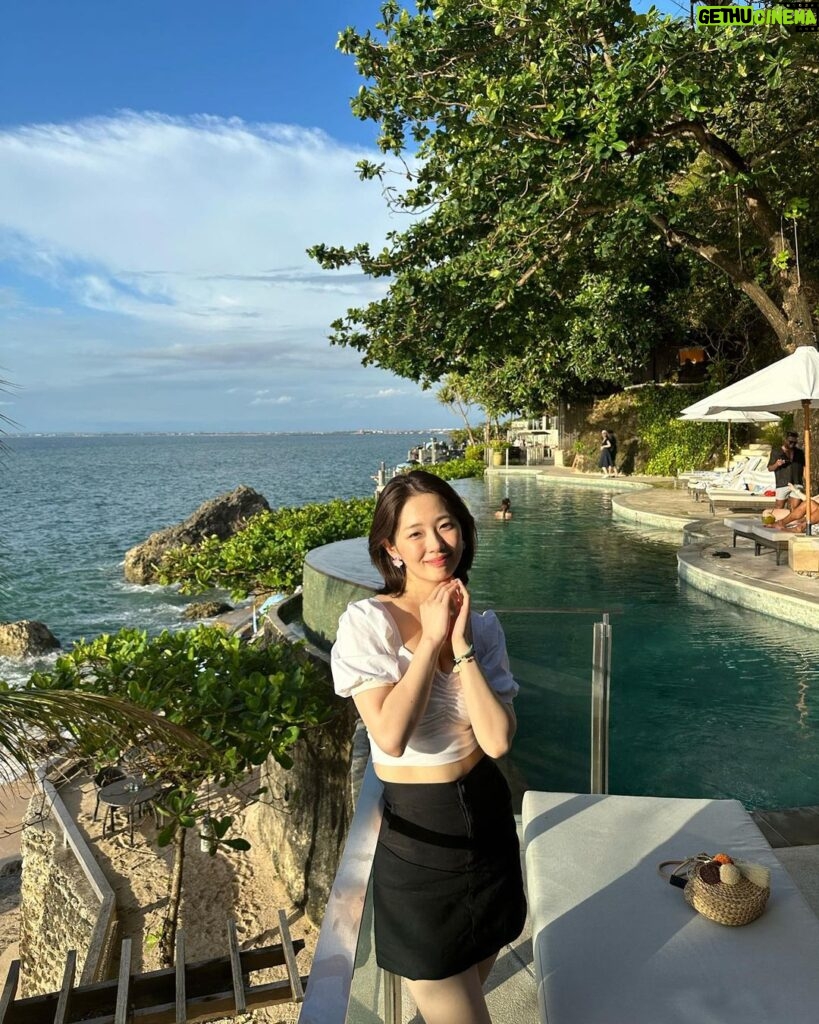 Lee Eun-jae Instagram - ☀☀냔냐~~ 사진찍어준 미녀(&Genius.)_ @ssonghwaa Bali, Indonesia