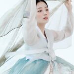 Lee Eun-jae Instagram - ❤️‍🔥🤭🤭 울 작은엄마 덕분에 예쁜 한복입고 사진찌거써영ㅎㅎㅎ