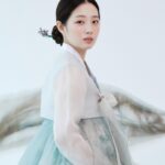 Lee Eun-jae Instagram - ❤️‍🔥🤭🤭 울 작은엄마 덕분에 예쁜 한복입고 사진찌거써영ㅎㅎㅎ
