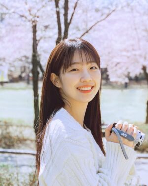 Lee Eun-jae Instagram - 🌸💕🤍