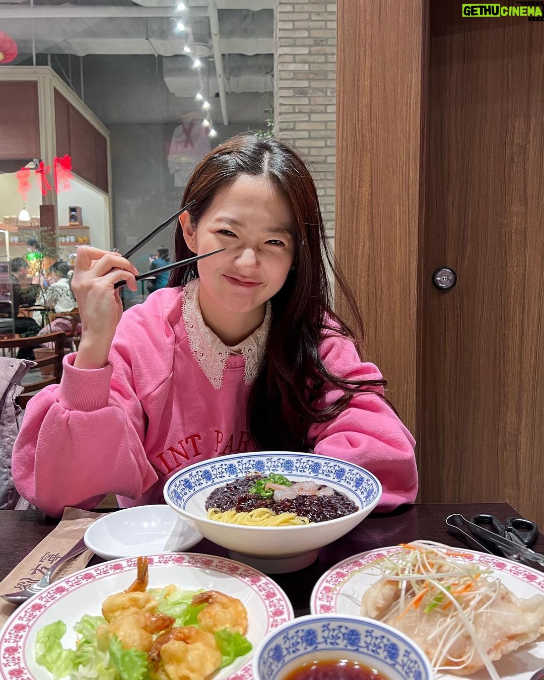 Lee Eun-jae - 27K Likes -
