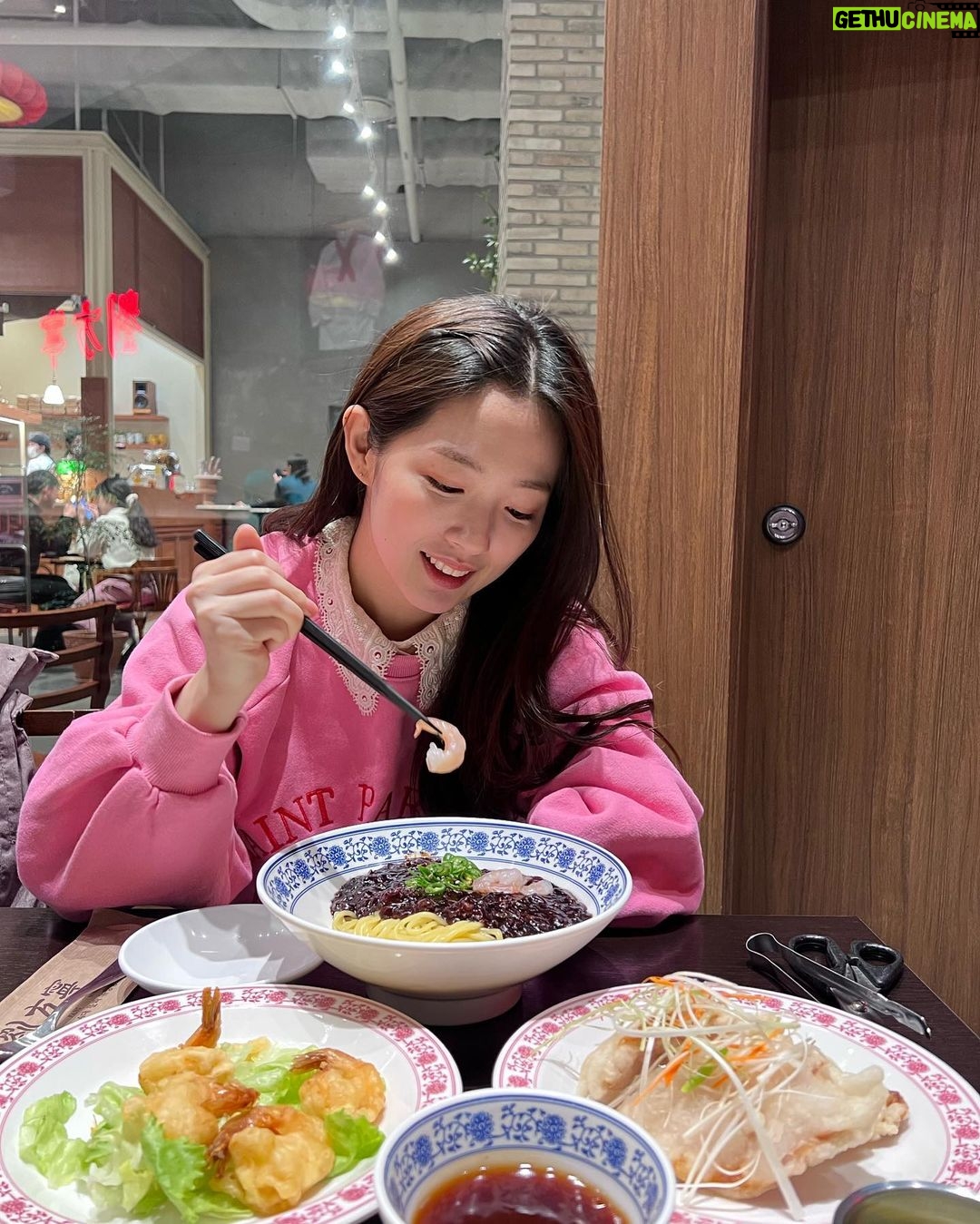 Lee Eun-jae - 27K Likes -