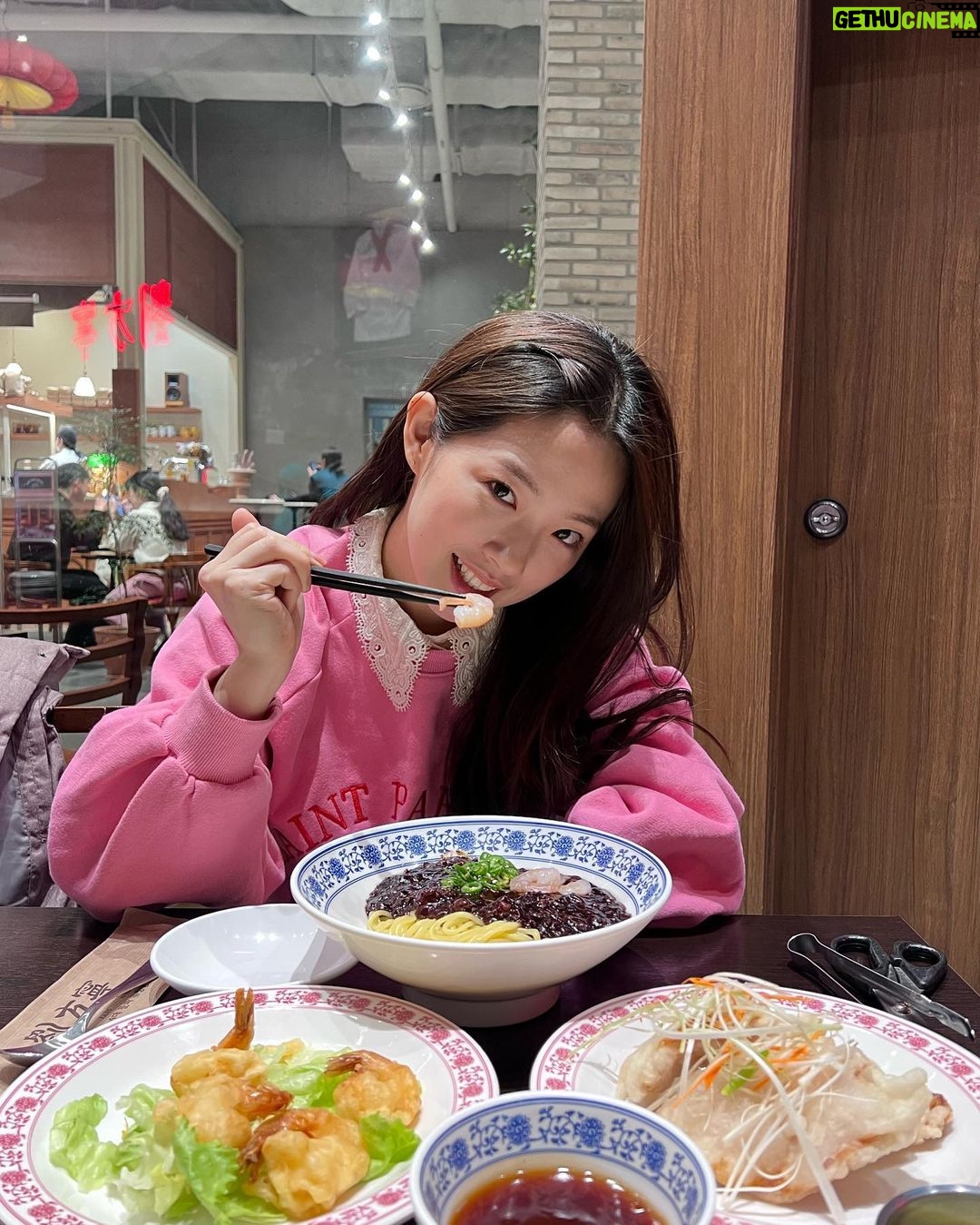 Lee Eun-jae - 27K Likes -