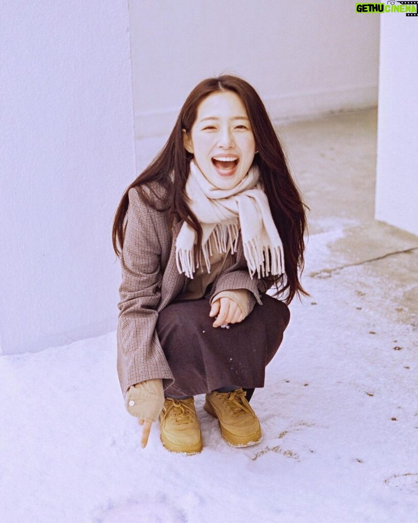 Lee Eun-jae Instagram - ☃️❄️☃️🌨🐮 눈이 펑펑오는 하얀길거리