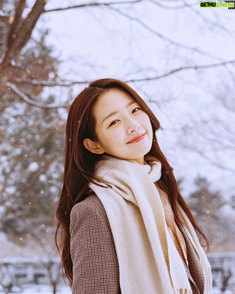 Lee Eun-jae Instagram - ☃❄☃🌨🐮 눈이 펑펑오는 하얀길거리