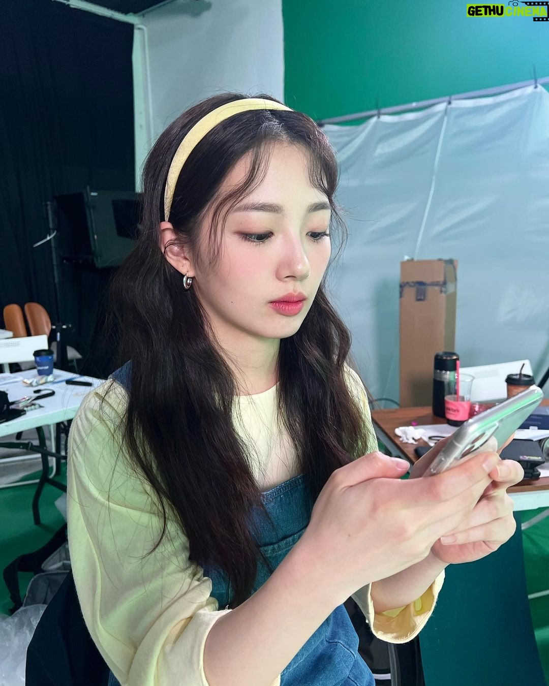 Lee Eun-jae - 26.1K Likes - 💛🤍💙