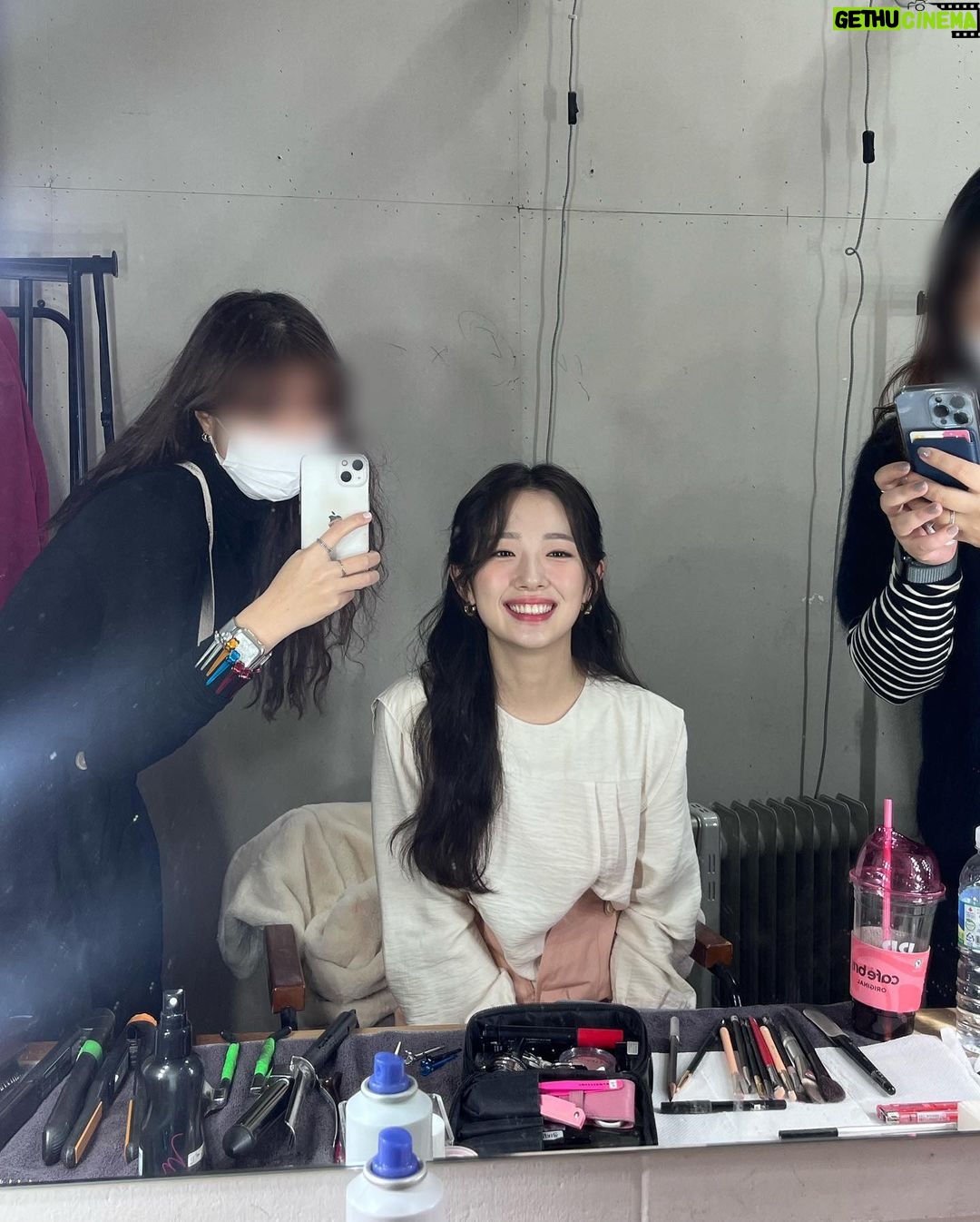 Lee Eun-jae - 36.4K Likes - 쌤들과 실짱님이 날 예쁘게 만들어주셔따💗☺️🌈