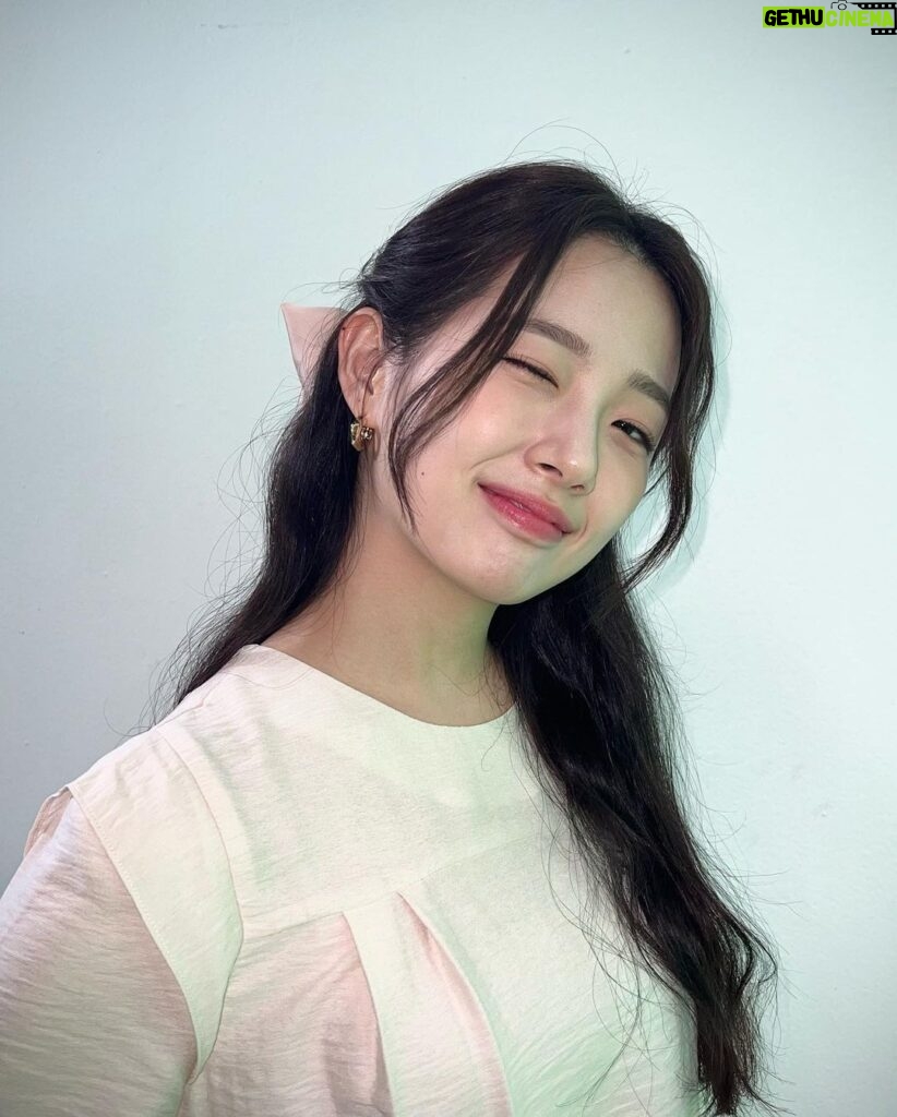Lee Eun-jae Instagram - 쌤들과 실짱님이 날 예쁘게 만들어주셔따💗☺️🌈