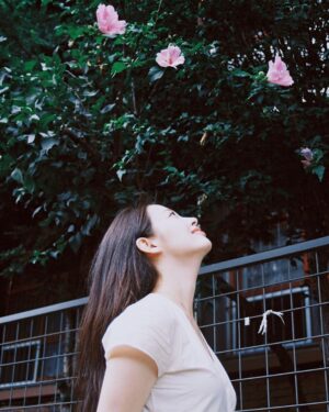 Lee Eun-jae Instagram - 🌿🌺@midwinterfilm