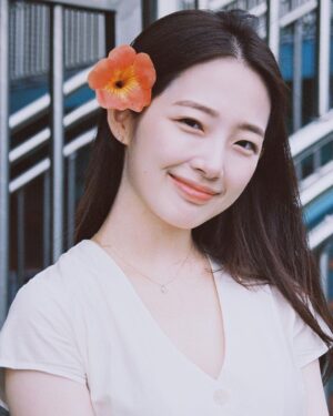 Lee Eun-jae Instagram - 🌿🌺@midwinterfilm