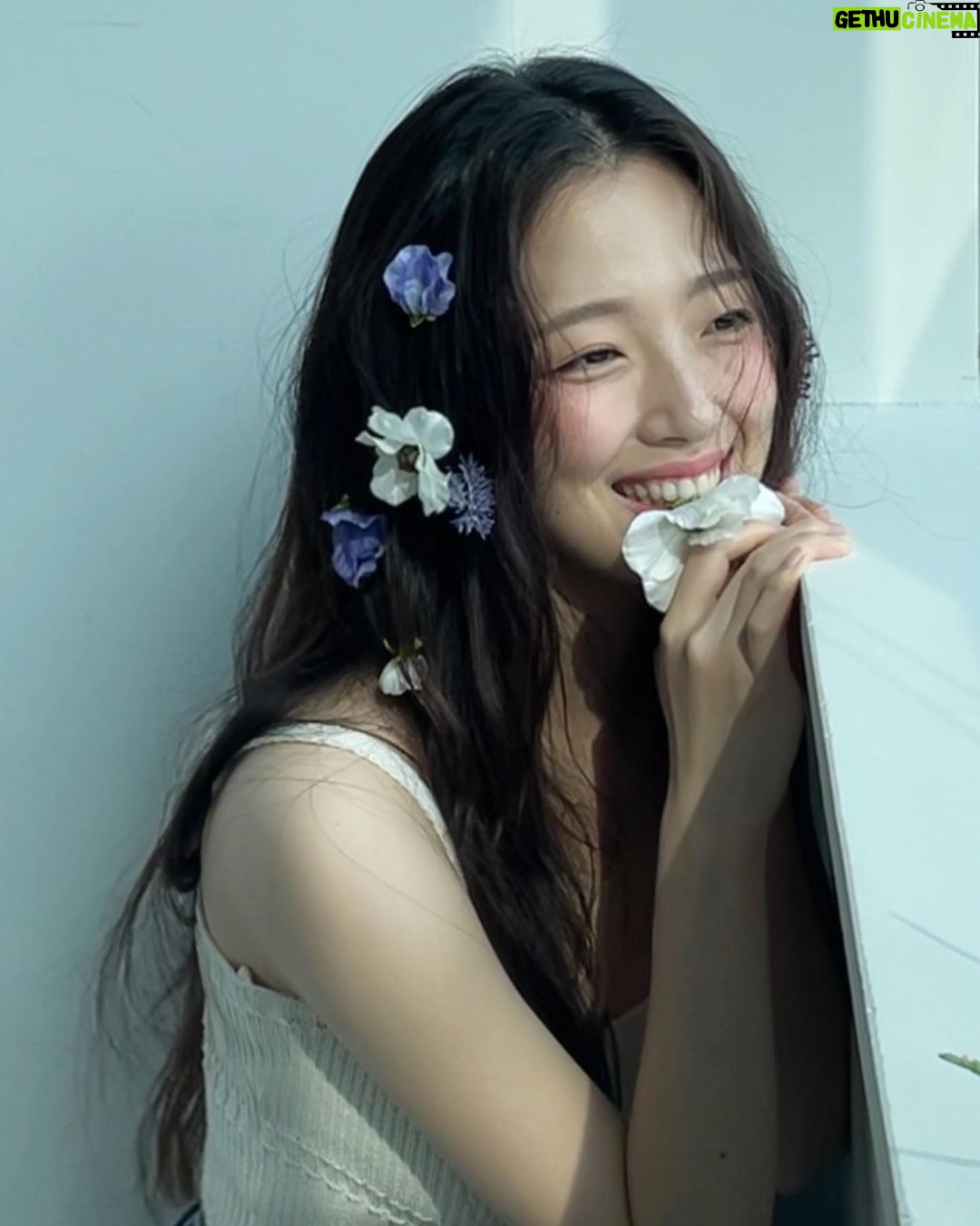 Lee Eun-jae - 38.2K Likes - 🌷🌷🌺