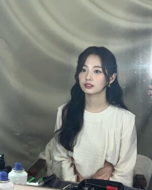 Lee Eun-jae Instagram - 쌤들과 실짱님이 날 예쁘게 만들어주셔따💗☺️🌈