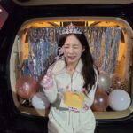Lee Eun-jae Instagram - 좋은 작품에 함께 할 수 있어서 감사하구 행복했어요💓 새봄 안녀어어어엉~~🥲💧 #신성한이혼 #divorceattorneyshin +부족한 저와 함께 해준 나의 천사들 짱짱 @aluu_yelee @aluu_jieun @leewengmii @sound_of_siba @seungjuniah @goodmanstory_official 🫶🏻