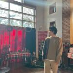 Lee Geon Instagram - 안녕하세요~ 이우입니다. 2018.10.27일 ~ 2023.10.27 오늘이 발라드를 부른 지 5년째 되는 날이네요 그전 활동까지 하면 가수가 된지 가득 채워 9년이 된 것 같아요.. 아직 할 것들이 많은데 9년이 흘렀다니 신기할 따름입니다 여전히 노래하는 게 재밌고 곡 만드는 것도 재밌고 그래요.. 앞으로 얼마나 더 할지 알 수는 없지만 계속 사랑해 주시고 응원해 주시면 평생 노래해 보도록 할게요 사진은 활동하면서 이모저모 해봤습니다ㅎㅎ 그리고 곧 좋은 소식도 가져올 테니 기다려주세요☺