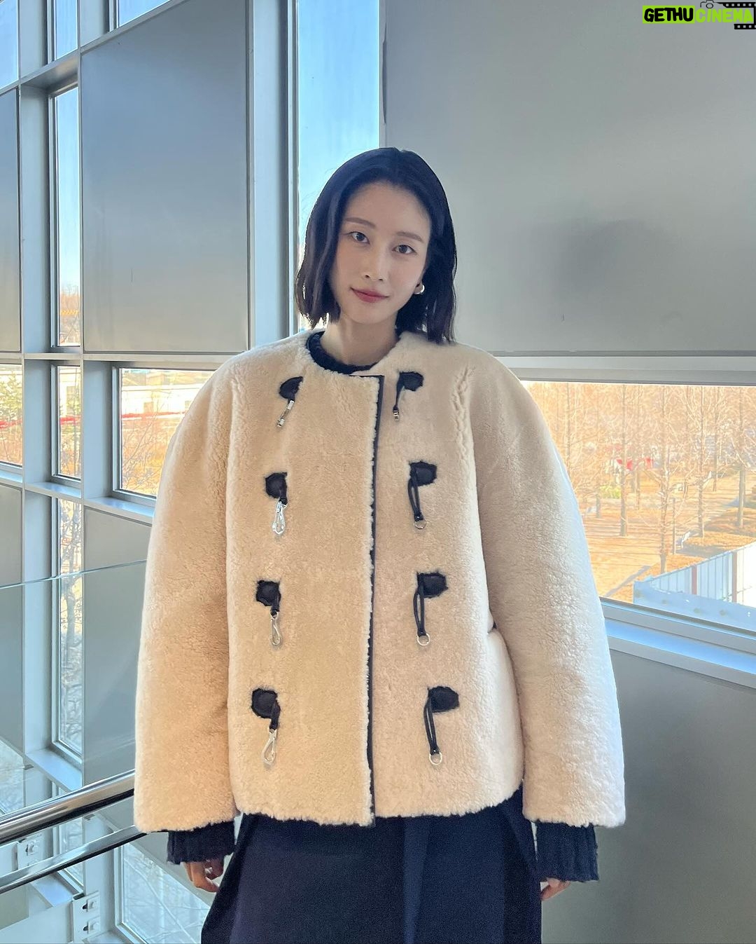 Lee Hyun-yi Instagram - μ¬λ¬λΆ~π ν¬λ¦¬μ€λ§μ€ μ°ν΄ μ 보λ΄μΈμπ