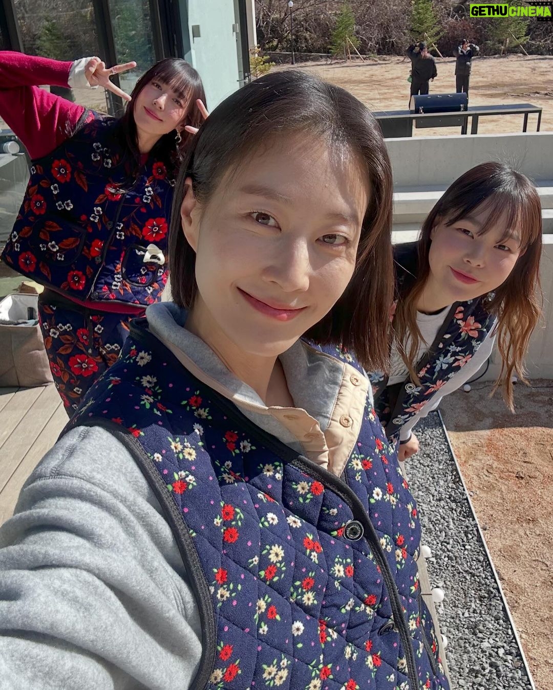 Lee Hyun-yi Instagram - 홍천으로 집합! 혜진선배 부름에 즉시 달려간 후배 세명🙌🏻 과연 무슨 일이?! 🤔 ㅋㅋㅋ #sbs #미운우리새끼