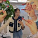 Lee Hyun-yi Instagram – 머리가 많이 길어서 스타일링 이것저것 해 보는 중☺️
오늘은 반묶음 했어요~
@choigo_hair