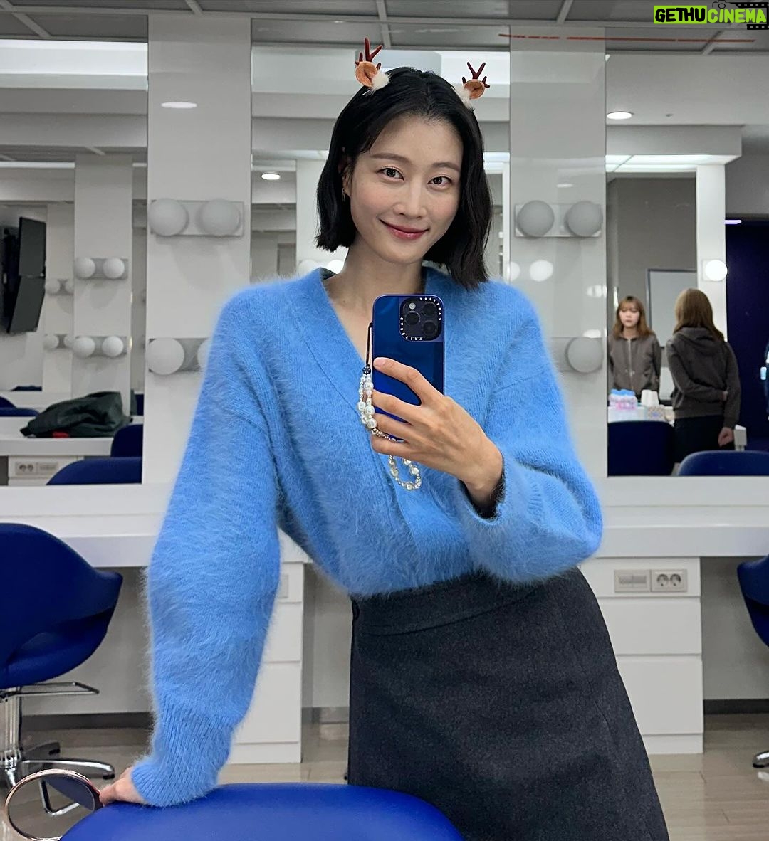 Lee Hyun-yi Instagram - 동상이몽 여성팀🎄 크리스마스 특집으로 분위기 좀 내봤어요🥰