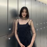 Lee Hyun-yi Instagram - 머리가 약간 길어서 중단발에 컬을 넣으면… 자꾸 생각나는 분…