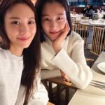 Lee Hyun-yi Instagram - 2023년 연말을 보내며♥️ 모두 바쁜데도 함께 할 수 있었던 소중한 시간🤍 #연말모임#우정#슈퍼모델#메리크리스마스 #디너#커플룩#선물스타그램 #supermodel#dinner#frends 이도청담