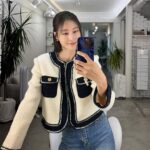 Lee Hyun-yi Instagram - 머리가 많이 길어서 스타일링 이것저것 해 보는 중☺️ 오늘은 반묶음 했어요~ @choigo_hair
