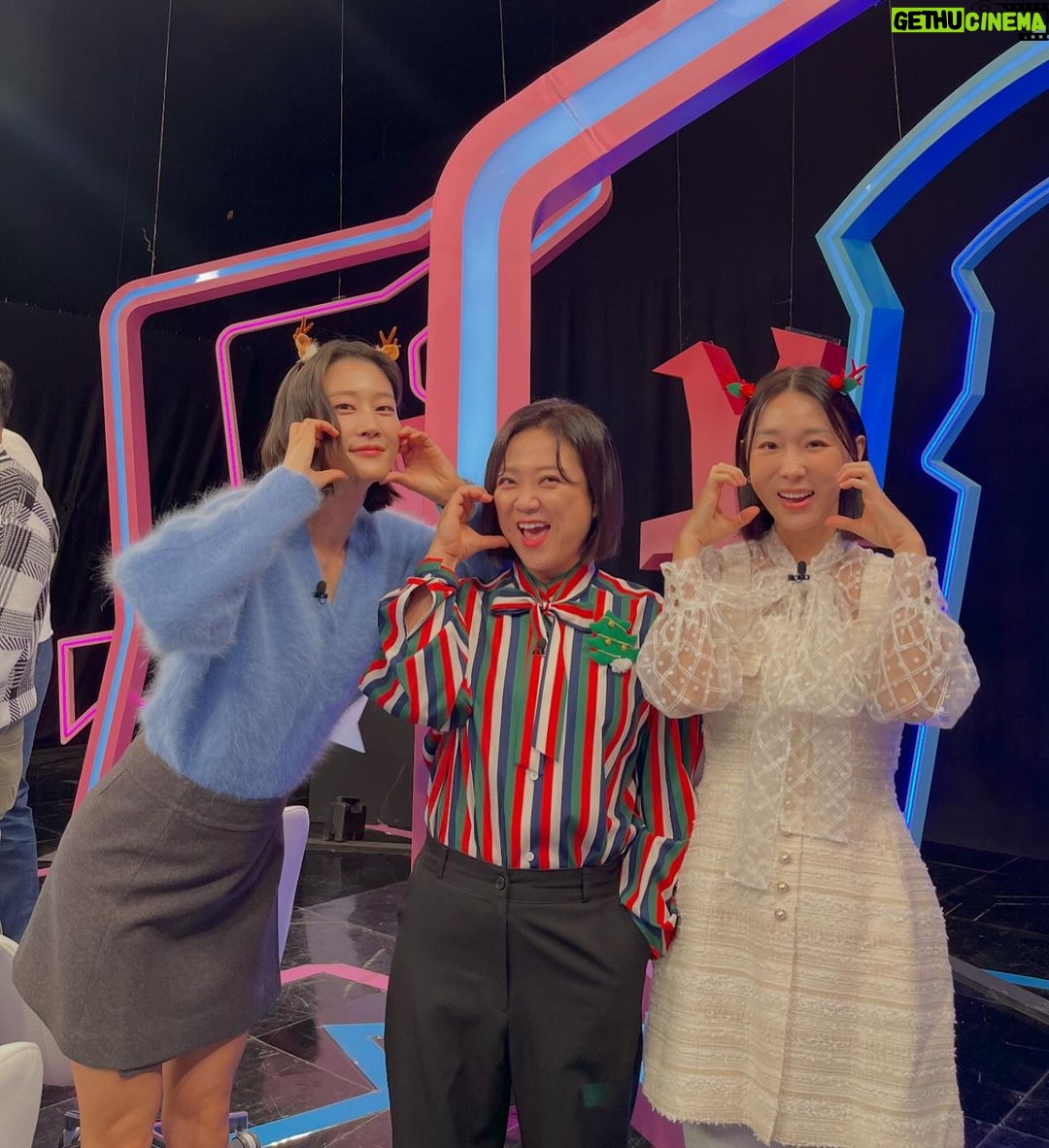 Lee Hyun-yi Instagram - 동상이몽 여성팀🎄 크리스마스 특집으로 분위기 좀 내봤어요🥰