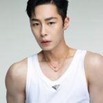 Lee Jae-wook Instagram - PRADA🤍 Prada EternalGold new jewels #광고 #PradaFineJewelry @prada