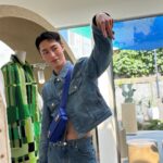 Lee Jae-wook Instagram - 페라가모가 성수동에서 2023 프리폴 컬렉션 컨셉츄얼 팝업스토어를 선보였습니다. 크리에이티브 디렉터 맥시밀리언 데이비스가 새로운 감각으로 담아낸 이번 컬렉션은 화려한 디자인과 현대적인 감각, 미니멀한 실루엣을 더해 다양한 소재로 페라가모만의 할리우드를 구현했습니다. #광고 #FERRAGAMOPF23 @FERRAGAMO @_MAXIMILIANDAVIS_