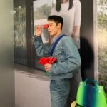 Lee Jae-wook Instagram - 페라가모가 성수동에서 2023 프리폴 컬렉션 컨셉츄얼 팝업스토어를 선보였습니다. 크리에이티브 디렉터 맥시밀리언 데이비스가 새로운 감각으로 담아낸 이번 컬렉션은 화려한 디자인과 현대적인 감각, 미니멀한 실루엣을 더해 다양한 소재로 페라가모만의 할리우드를 구현했습니다. #광고 #FERRAGAMOPF23 @FERRAGAMO @_MAXIMILIANDAVIS_