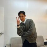Lee Jae-wook Instagram - 🩵 🙋‍♂️