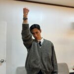 Lee Jae-wook Instagram - 🩵 🙋‍♂️