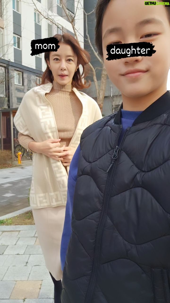 Lee Ji-hyun Instagram - 예배 끝나고~^^ 딸아 담엔 연습좀 하고 찍자~^^♡ 엄만 느리단다🤣🤣🤣🥰 제 유튜브 미용편2화가 업로드 되었어요~^^ 주소는 프로필에 링크있어요~^^ 중학생머리편 많이 구독해주세요❤️ 23. 우리를 비천한 가운데에서도 기억해 주신 이에게 감사하라 그 인자하심이 영원함이로다 24. 우리를 우리의 대적에게서 건지신 이에게 감사하라 그 인자하심이 영원함이로다 25. 모든 육체에게 먹을 것을 주신 이에게 감사하라 그 인자하심이 영원함이로다 26. 하늘의 하나님께 감사하라 그 인자하심이 영원함이로다 (시편136:23~26) #fyp #릴스#추천#김종국#주말