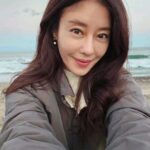 Lee Ji-hyun Instagram - 여름 오기전 더워서 어케 사나 걱정했는데 벌써 오늘 첫눈이 왔죠😁 잠시나마 낭만에 젖었더랬죠!!!😘 여행가고시포요~ 뱅기는 언제 탈 수 있을까요😭😭😭 이르시되 내가 은혜를 베풀 때에 너에게 듣고 구원의 날에 너를 도왔다 하셨으니 보라 지금은 은혜 받을 만한 때요 보라 지금은 구원의 날이로다(고린도후서6:2)