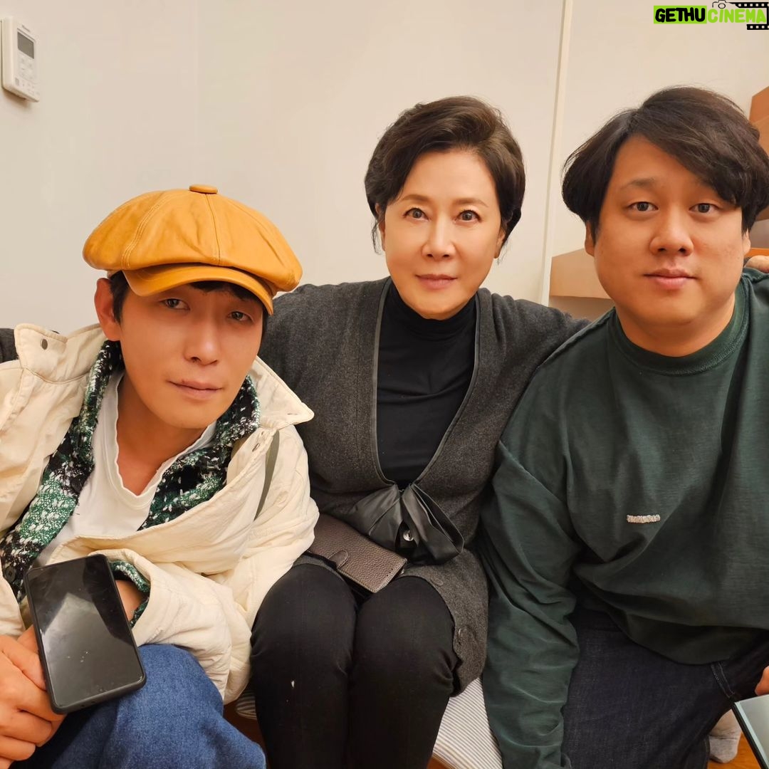 Lee Ji-hyun Instagram - 4인용식탁!!! 너무너무 부러운 압구정의 빌딩 건물주 이자 거미집 영화로 칸에 다녀오신 칸의 퀸👑👑👑👑 박정수선배님의 절친으로 다녀왔어요 어디서도 들을 수 없는 어른들의 찐토크와 인생조언 필요하신 분들 꼭 시청하세요😁 웃고 울고 배우고 너무너무 소중한 시간이였답니다😁😁 너희가 나를 택한 것이 아니라 내가 너희를 택하여 세운 것이다 그것은 너희가 가서 열매를 맺어 그 열매가 언제나 남아 있게 하려는 것이다 그리하여 너희가 내 이름으로 아버지께 구하는것은 무엇이든지 다 받게 하려는 것이다(요한복음15;16) #4인용식탁#채널A#8시10분#방송#거미집