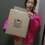 Lee Ji-hyun Instagram – 저도 수요일에 주문해서 오늘 받았어요~^^

살림..해도 해도 끝도 없는데 빨래 만큼은 하고싶게 만들어 주는향❣️

뉘집 향기가 이렇게 좋아?라는 말을 꼭 듣게 해주는 사랑스럽고 포근한 향😁

딥티크, 프라다, 캘빈 향수등을 만든 유명한 조향회사
지보단과 콜라보해서 만든 향이라
넘나 고급진향이에요~

홈쇼핑은 완판완판 유난희 쇼호스트가 극찬한
이태리1등세제!!! 재구매율1위세제!!!!!

괜히 1등하는게 아니더라구요~
향기만 좋은게 아니라 얼룩과  오염에 강한 세척력까지!!!!
게다가 2.6L대용량~~
 올인원세제라 섬유유연제 따로 쓸필요 없이 경제적으로도
이득이죠👍👍

이탈리아 국민세제 오미노비앙코

OMINO BIANCO의  의미 : OMINO (A little man) + BIANCO (White)
흰 옷을 입은 소년

60년 전통 이탈리아 국민세제
✓완벽한  세탁의  대명사 !
✓1954년 「흰 옷을 입은 사람」 이라는 브랜드로 탄생한 60년 전통 이탈리아 국민 세제

900만 이태리 가정의 생활 필수품
✓현재 9,000,000 이탈리아 가정에서 사용하고 있는 이탈리아 국민의 동반자
✓유럽 세탁세제 Leading Brand

 NO.1  Original 이탈리아 세제 브랜드
✓오리지널 이탈리아 브랜드중 세제 시장점유율 1위 
– Henkel, P&G와 Big 3 형성
✓첨가제부분 이태리 시장점유율 1위 (Global Brand 포함)
✓이탈리아 국민 전 세대에 걸친 강력한 브랜드 인지도

세대를 넘어 사랑받는 스테디셀러
✓전통을 넘어 전설이 된 세탁세제의  역사
✓신뢰를 바탕으로 이탈리아 가정의 대를 이어 사랑 받고 있는 브랜드

세련되고 고급스러운 유럽의 향기 (부드럽고 고혹적인 화이트 머스크 향)
✓세탁 후 입어도 은은하게 지속되는 향기!
✓세계 향수 트랜드를 이끄는 메이저 업체들과 오랜 기간 협업으로 개발된 특별한향
✓세탁물에 배인 불쾌한 냄새는 제거하고 신선하고 상쾌한 향기를 오랫동안 유지

얼룩과 오염에 특히 강한 뛰어난 세척력
✓깐깐한 이탈리아 주부들의 평판으로 입증된 찌든때 제거제의 기술과 노하우! 
(찌든때 제거 첨가제 부분 MS 1위)
✓독보적인 세정성분이 각종 오염과 얼룩, 찌든 때를 탁월하게 해결
✓A.I.S.E (유럽세제산업협회) 기준 가장 제거하기 어려운 토마토소스, 혈흔, 당근 주스까지 
완벽하게 제거하는 강력한 세척력

섬유의 색상과 원단을 완벽하게 보호
✓Fiber Protect Complex!
✓세탁 시 옷감에서 오염 물을 손쉽게 제거시키며 오염 물이 다시 옷감에 부착되지 않도록 방지
✓섬유 고유의 색상과 섬유 질을 보호
✓강한 알칼리 성분과 산화제가 포함되어 있지 않아 여러번 세탁 시에도 어떠한 옷감의 색상과 질감을 그대로 유지
✓면, 모, 실크, 마 등 물세탁이 가능한 모든 섬유를 보호

피부를 보호하는 저 자극성 포뮬러
✓천연 추출물로 만들어진 세정 성분이 강력한 세척력을 발휘하면서도 자극 없이 피부를  보호
✓이탈리아 공인기관 피부테스트 완료
✓형광증백제 불검출 (2.6L 신포뮬러제품)
✓미세플라스틱 불검출

유럽 안전인증 및 친환경 협약을 준수한 안전한 제품
유럽의 엄격한 안전, 환경, 생산기준과 규정을 모두 준수
빨래에 조금이라도 퀴퀴하거나 꿉꿉한 냄새가 난다며
당장 오미노비앙코로 갈아타세요!!!
저 처럼 죄없는 세탁기 돈들여 잡지 마시구요😭😭

오미노비앙코 공구는 토요일까지에요😁
🌹구매는 프로필링크 눌러주세요 🌹