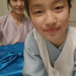 Lee Ji-hyun Instagram – 말모말모 진짜 부드럽고 맛있는데 설탕까지 안들었어요👍👍👍
건강하게 먹을 수 있고 설탕이 부담스러운 아이들 어르신들에게 
참 딱인 선물이에요
저희집은 한박스 하루컷이네요🤣🤣🤣
게다가 HCCP인증 시설에서 제조되어
안심하고 먹을수있어요👍👍👍

부드럽고 건강한 우리간식 “수담수제 오란다”

엄마의 전통성에 딸의 현대성을 더해
옛날 과자의 추억과 요즘 과자의 부드러움을 모두 담은 
겉바속촉 “수담수제 오란다”

📌오리지널 강정
•고소한 검은깨가 솔솔 뿌려진 쫀득하고 부드러운 식감
•가장 기본이 되는 맛으로 남녀노소 누구나 부담없이 즐기실 수 있습니다.

📌초코 강정
•초콜릿이 들어있어 달콤하고 부드러운 식감
•선물 뿐 아니라 아이들 간식으로도 최고에요.

📌건포도 땅콩 강정
•건포도와 땅콩이 들어있어 건포도의 쫀득 달콤함과
•땅콩의 고소함을 함께 느낄 수 있습니다.

📌견과 강정
•통아몬드와 아몬드 슬라이스, 땅콩이 들어있어 견과류의 풍미
•맥주나 와인에 잘 어울려 간단한 안주로도 좋습니다.

✅ 설탕을 넣지않아 시간이 지나도 딱딱하지 않아요!
✅ 커피, 차, 우유, 등 어떤 음료와도 잘 어울려요!
(오란다를 부셔서 우유에 시리얼처럼 말아먹으면👍 )
✅ 낱개포장 형식으로 여행, 등산, 골프 등 외부활동시 휴대가 편리
✅ HACCP인증시설 제조

♦️당일배송이에요 
♦️구매는 프로필 링크로 들어오세요 
#설#구정#선물#오란다