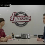Lee Jung-hyuk Instagram - LG야 미안..이게 내 일이라 어쩔 수 없었어..나도 일은 해야지.. #슬기로운감빵생활