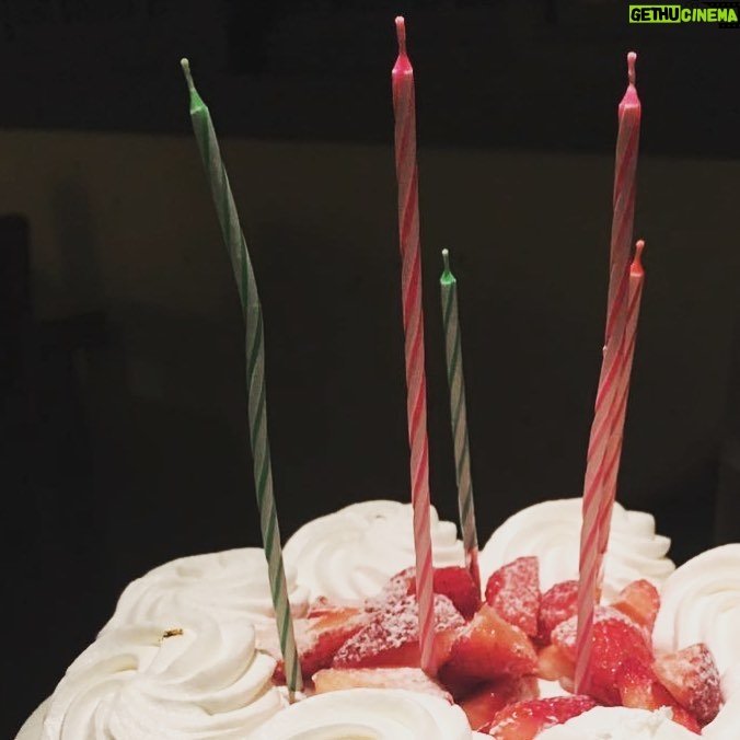 Lee Jung-hyuk Instagram - #감사합니다 #32살