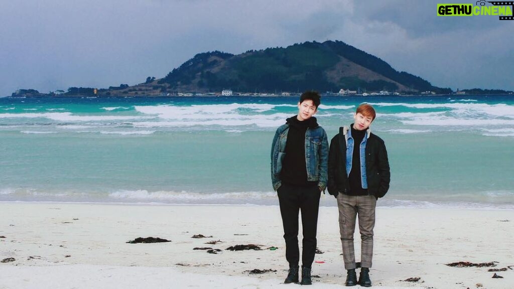 Lee Jung-hyuk Instagram - #제주도#협재해수욕장 벌써 추억이되어버림..