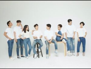 Lee Jung-hyuk Instagram - 인사가 좀 늦었네요..너무 질척이는 말들이 많아서 줄이고 줄이다보니ㅠ
.
처음이라서 더 그랬는지 모든 감정들이 2배,3배로 느껴졌던 시간이였습니다.  연습 과정 포함 5개월 정도를 제 인생 전부인듯 살았던것 같아요. 이런 소중한 시간 선물 해준 '프라이드'에 정말 감사합니다. 그런 '프라이드'를 함께 해주신 분들에 감사합니다. 
필립,실비아,나치,피터,의사(이름 알고싶다) 그리고 올리버...정말 보고싶을꺼야..
.
그리고 또 봐요!