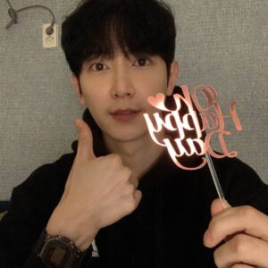 Lee Jung-hyuk Instagram - 축하해주신 분들 덕분에 너무 행복한 하루 보냈습니다!! 36살이되니 좀 쑥스럽기도 하지만ㅎ
정말정말 감사합니다~~💕💕