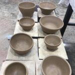 Lee Oi-soo Instagram - 이외수표 막걸리잔 모색 중. 그제 밤 1시에 공방에 나가 새도록 물레와 씨름, 다음날 아침 9시가 되어서야 녹초가 된 상태로 집필실 귀환. 아직 건방 떨 단계가 아니어서 일단 기초부터 익히는 중입니다. 육안으로 보기에는 신통치 않아도 심안으로 보기에는 정감있고 아름다운 막걸리잔을 만들 수 있기를 소망합니다. 조만간 소설도 시작할 예정입니다.