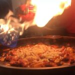 Lee Oi-soo Instagram - 춘천에서 가장 맛있는 닭갈비집. 우미 닭갈비. 특히 치즈 닭갈비가 별미입니다. 맛과 친절은 이외수가 보증합니다. (삭주로 116)