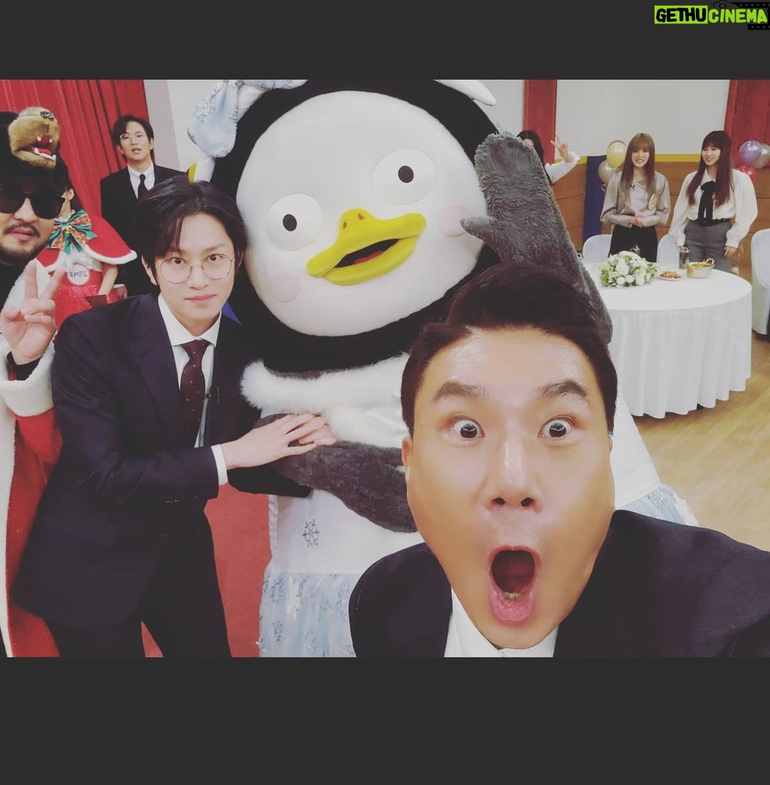 Lee Sang-min - 19.6K Likes - 펭수랑 메리크리스마스 ~~~~ #펭수 #아는형님 #knowingbrothers