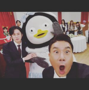 Lee Sang-min Instagram - 펭수랑  메리크리스마스 ~~~~ #펭수 #아는형님 #knowingbrothers
