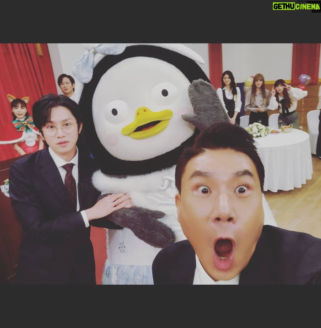 Lee Sang-min - 19.6K Likes - 펭수랑 메리크리스마스 ~~~~ #펭수 #아는형님 #knowingbrothers