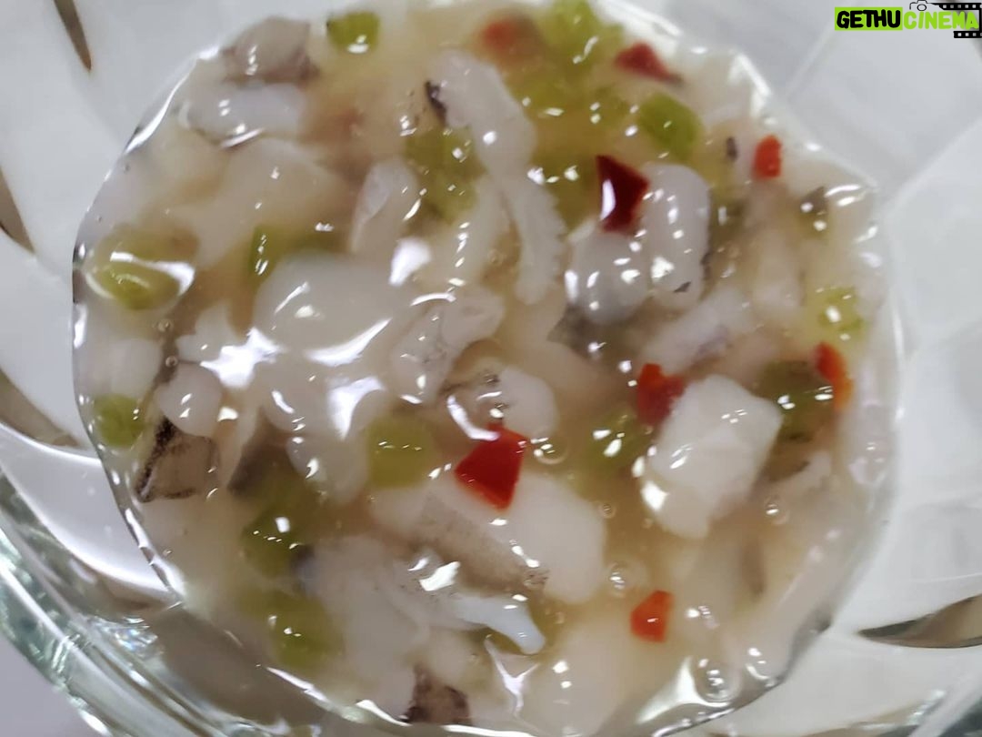 Lee Sang-min - 5.4K Likes - 맛저하세요... 이수만회장님께서 보내주신 와인에 김수미어머님이 싸주신 모듬전에.... 이상민은 맛저 하려구욥^^ 우리공통점은? SM !!! #패밀리 #sm #에스엠 #family