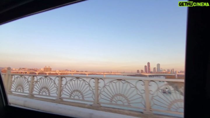 Lee Sang-min Instagram - 이시각 양화대교 !!! #seoul #Yangwhabridge